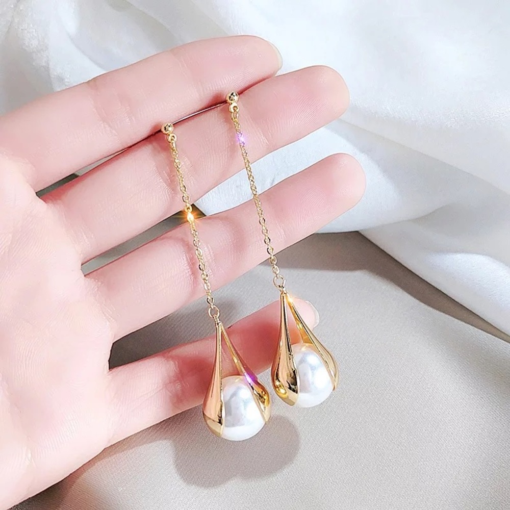 Earrings - Picture 2 of 4